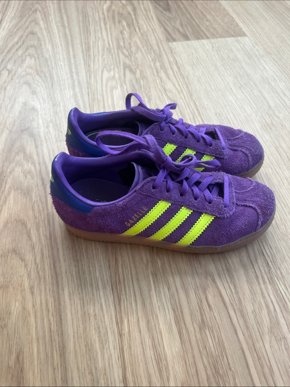 adidas Kids Gazelle Purple Suede Sneakers with Neon Yellow Stripes size 1